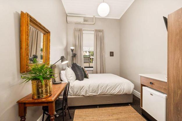 Отель The Commercial Quarters Millthorpe Экстерьер фото
